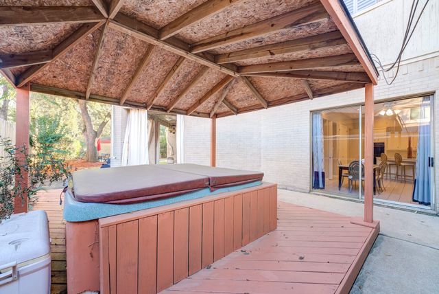 12007 Lakeway Court, Houston, TX 77071