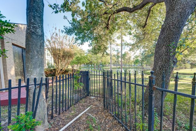 12007 Lakeway Court, Houston, TX 77071