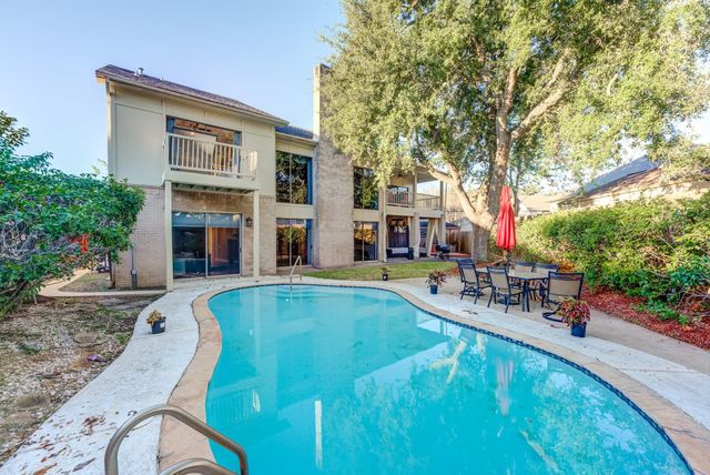 12007 Lakeway Court, Houston, TX 77071