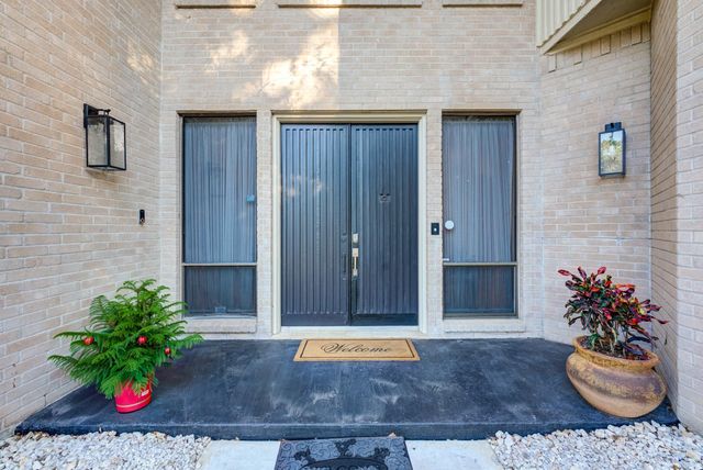 12007 Lakeway Court, Houston, TX 77071