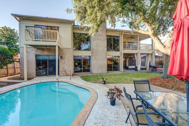 12007 Lakeway Court, Houston, TX 77071