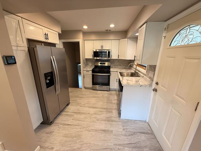 9109 Parkside Avenue 1, Morton Grove, IL 60053