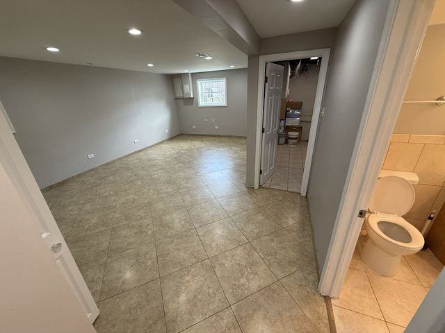 9109 Parkside Avenue 1, Morton Grove, IL 60053