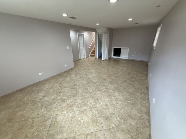 9109 Parkside Avenue 1, Morton Grove, IL 60053