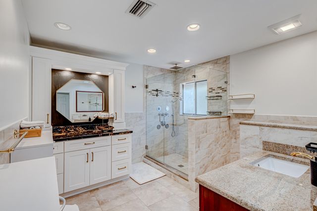 13 Lexington Lane E F, Palm Beach Gardens, FL 33418