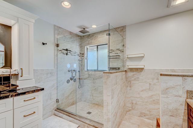 13 Lexington Lane E F, Palm Beach Gardens, FL 33418