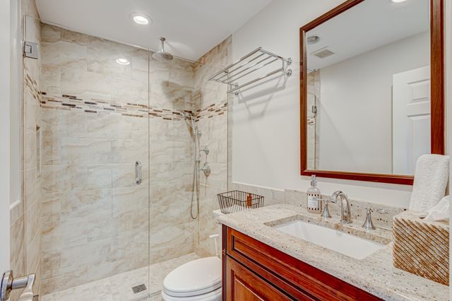 13 Lexington Lane E F, Palm Beach Gardens, FL 33418