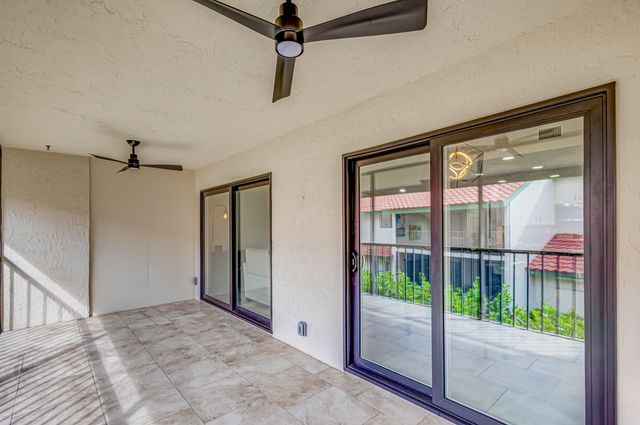 13 Lexington Lane E F, Palm Beach Gardens, FL 33418
