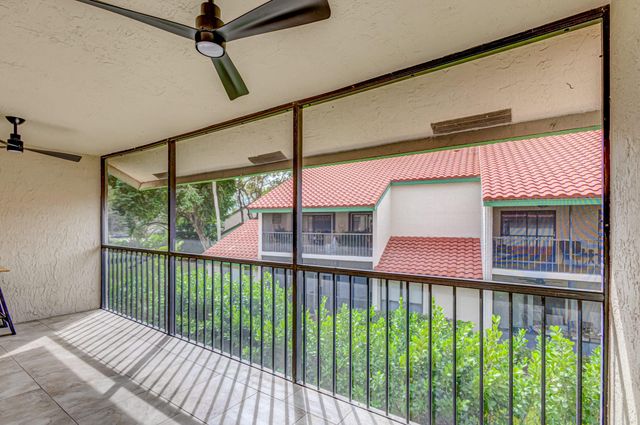 13 Lexington Lane E F, Palm Beach Gardens, FL 33418