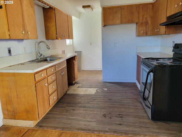 3155 MICHIGAN St, Longview, WA 98632