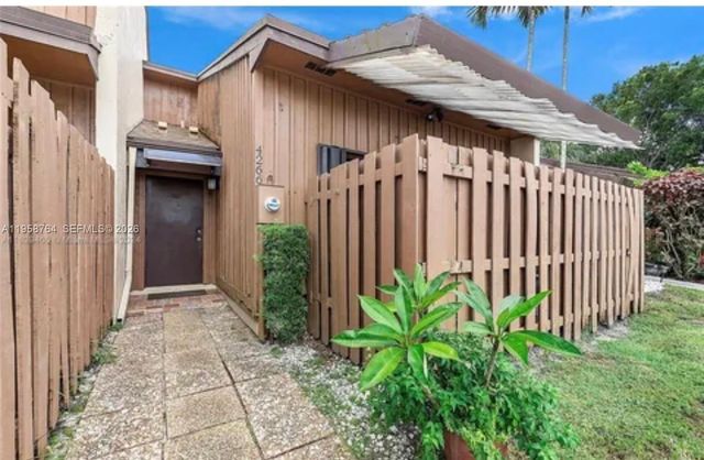 4226 SW 87th Ter, Davie, FL 33328