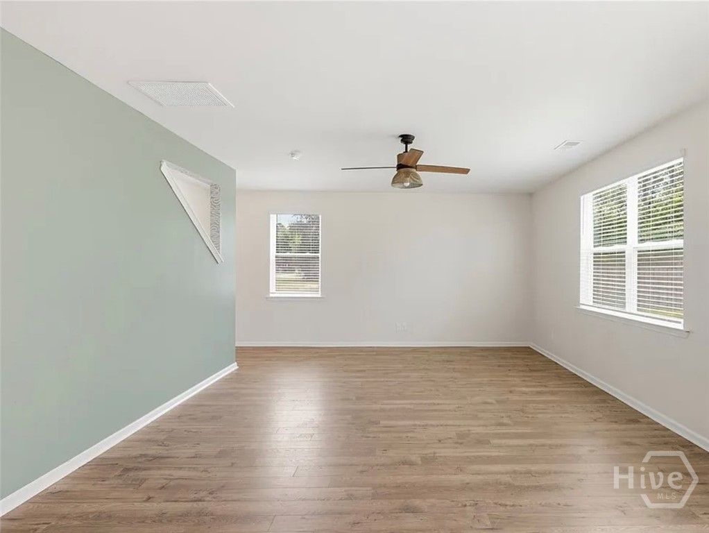 Image 13 of property listing at 641 Timberland Circle Circle, Richmond Hill, GA 31324