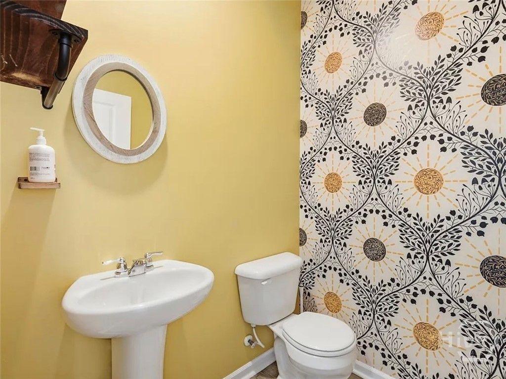 Image 16 of property listing at 641 Timberland Circle Circle, Richmond Hill, GA 31324