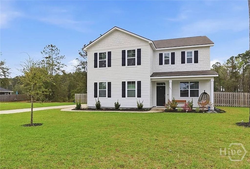 Image 2 of property listing at 641 Timberland Circle Circle, Richmond Hill, GA 31324