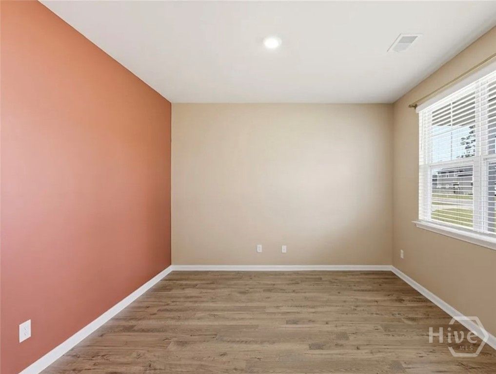Image 5 of property listing at 641 Timberland Circle Circle, Richmond Hill, GA 31324