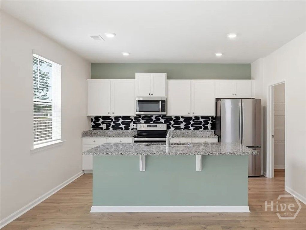 Image 8 of property listing at 641 Timberland Circle Circle, Richmond Hill, GA 31324