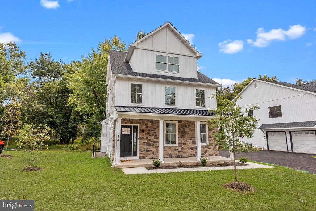 14 CHURCHVILLE LN, Churchville, PA 18966