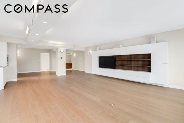 200 Central Park S Apt 35A, New York City, NY 10019