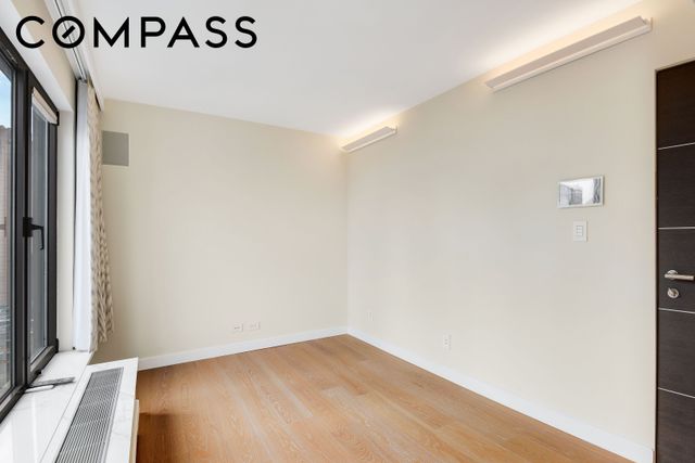 200 Central Park S Apt 35A, New York City, NY 10019