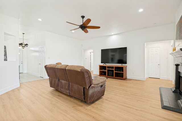 1809 Millbrook Drive, Midlothian, TX 76065