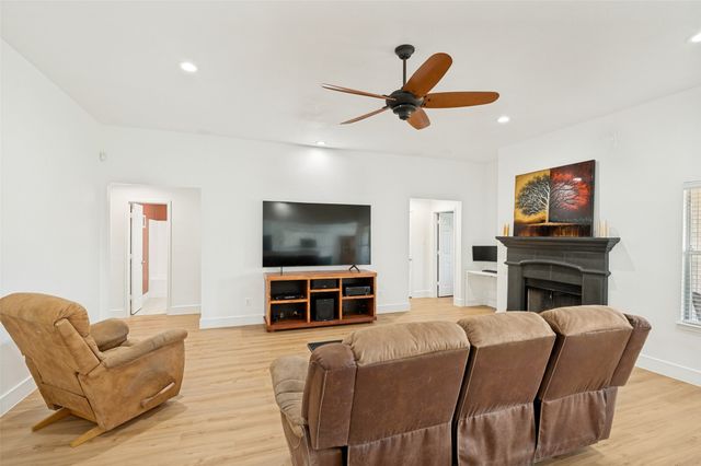 1809 Millbrook Drive, Midlothian, TX 76065
