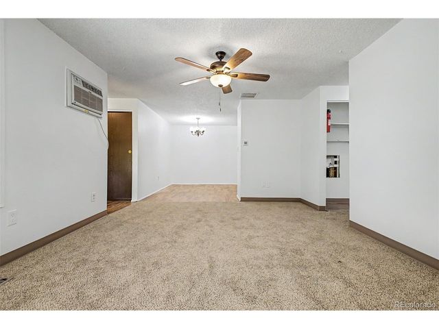 562 Jocelyn Dr, Loveland, CO 80537