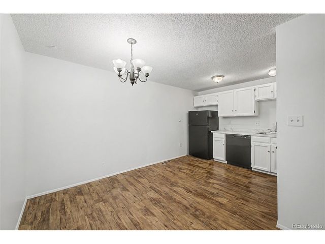 562 Jocelyn Dr, Loveland, CO 80537