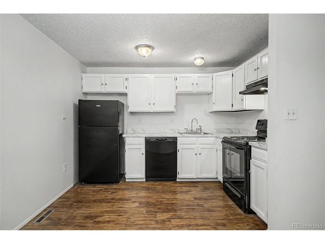 562 Jocelyn Dr, Loveland, CO 80537