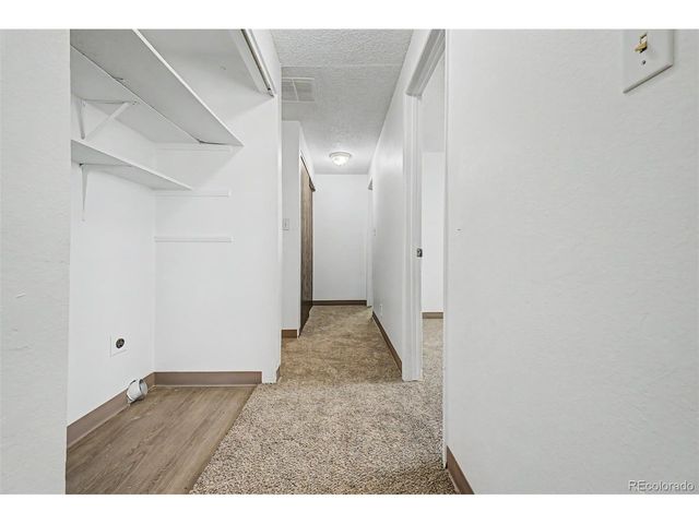 562 Jocelyn Dr, Loveland, CO 80537