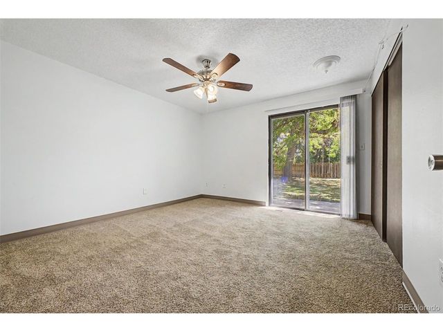 562 Jocelyn Dr, Loveland, CO 80537