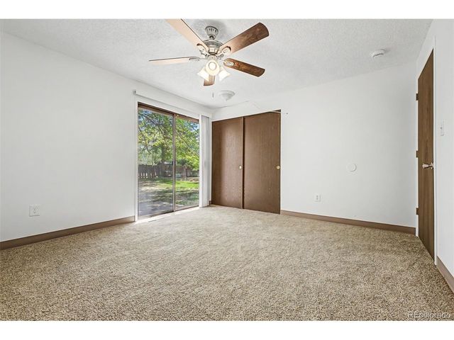 562 Jocelyn Dr, Loveland, CO 80537