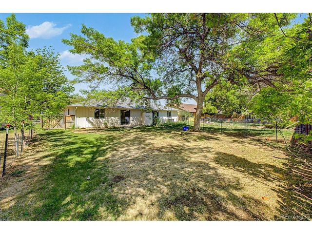 562 Jocelyn Dr, Loveland, CO 80537
