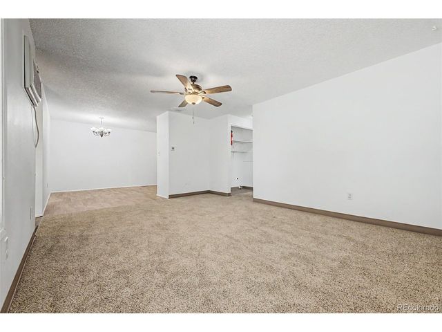 562 Jocelyn Dr, Loveland, CO 80537