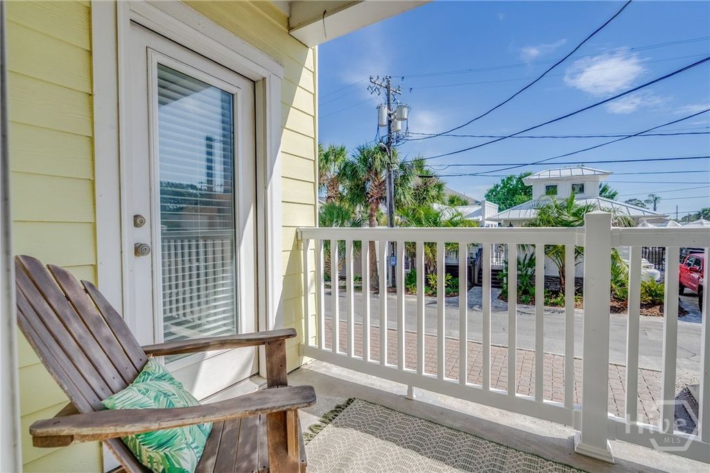 Image 22 of property listing at 18 Silver Avenue 1, Tybee Island, GA 31328