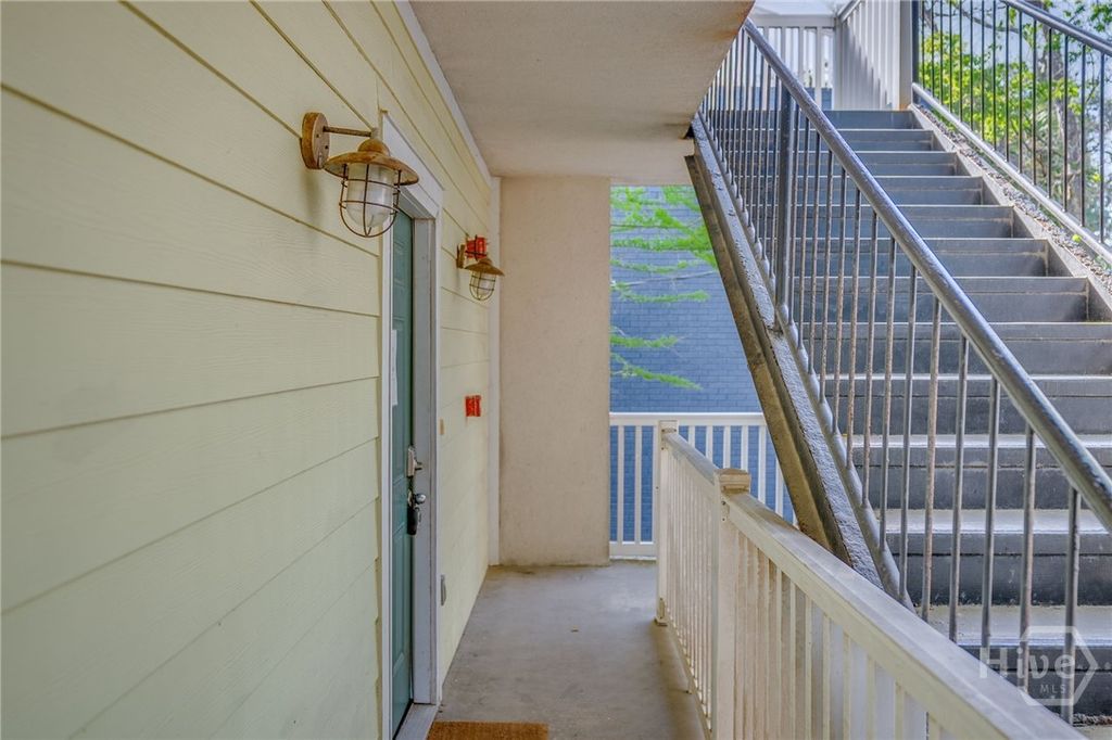 Image 29 of property listing at 18 Silver Avenue 1, Tybee Island, GA 31328