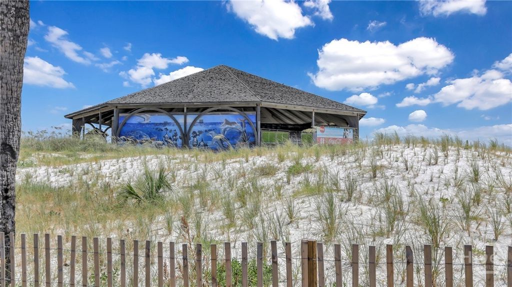 Image 40 of property listing at 18 Silver Avenue 1, Tybee Island, GA 31328