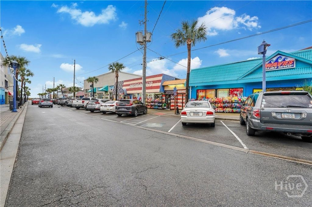 Image 47 of property listing at 18 Silver Avenue 1, Tybee Island, GA 31328