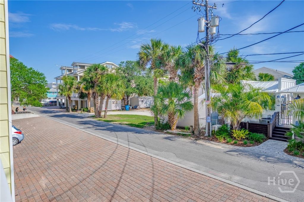 Image 70 of property listing at 18 Silver Avenue 1, Tybee Island, GA 31328