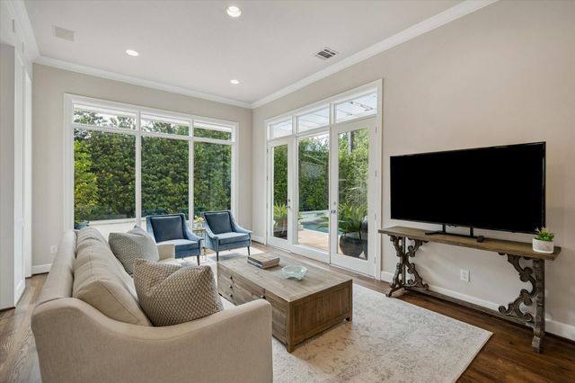 2102 Mcclendon Street, Houston, TX 77030