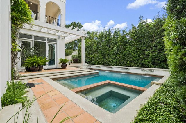 2102 Mcclendon Street, Houston, TX 77030