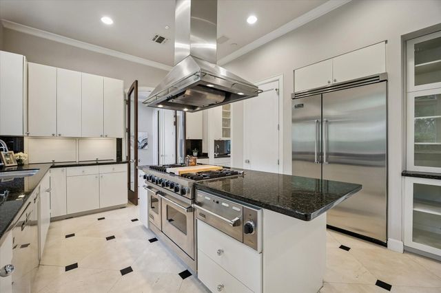 2102 Mcclendon Street, Houston, TX 77030