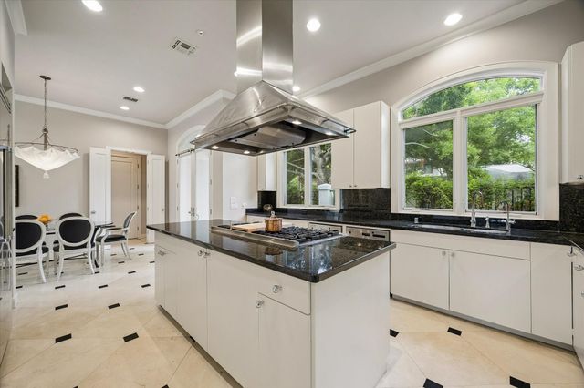 2102 Mcclendon Street, Houston, TX 77030
