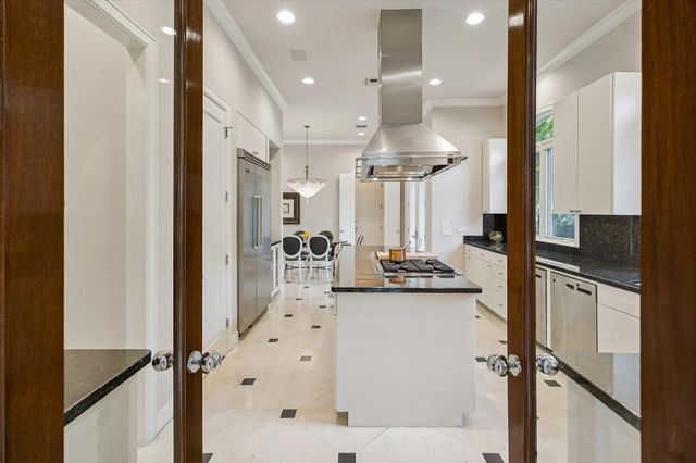 2102 Mcclendon Street, Houston, TX 77030