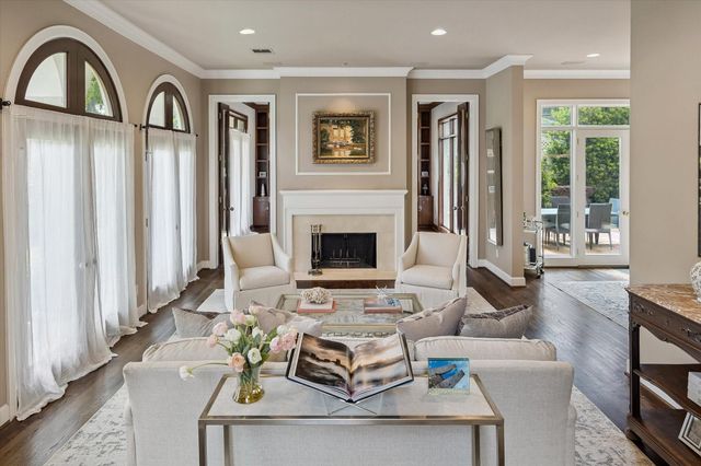 2102 Mcclendon Street, Houston, TX 77030