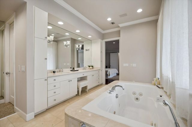2102 Mcclendon Street, Houston, TX 77030