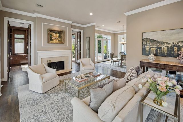 2102 Mcclendon Street, Houston, TX 77030