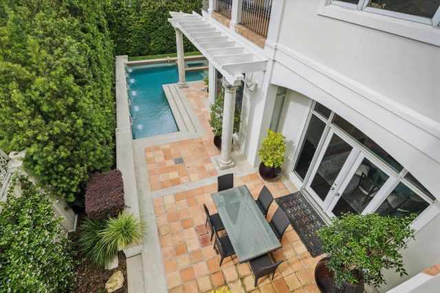 2102 Mcclendon Street, Houston, TX 77030