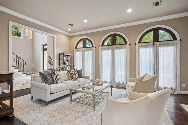 2102 Mcclendon Street, Houston, TX 77030