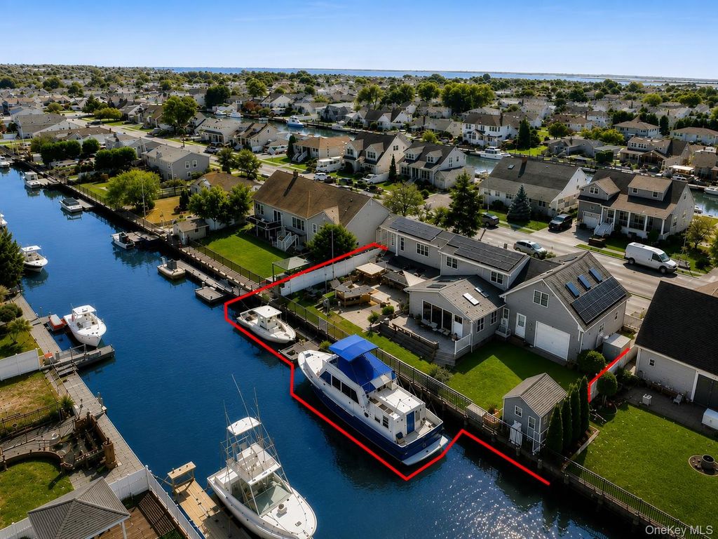 39 Jackson Place, Massapequa, NY 11758 — exterior