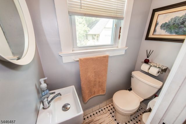 786 Lake St, Newark City, NJ 07104